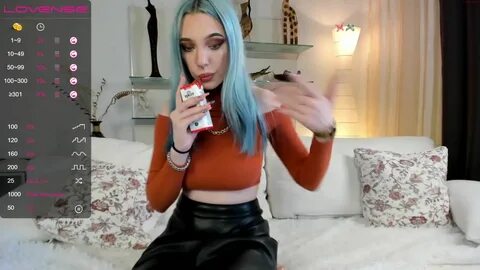 hanna_love6 shrewd bitch licks anus girlfriend