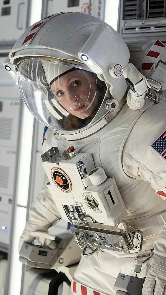 Скафандр Космонавта. Космический костюм. Скафандр в космосе. Девушка астронавт. Sol space
