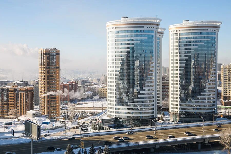 Самые высокие жк. Небоскреб Ипподромская Новосибирск. Три высотки в Новосибирске. 2 Высотки в Новосибирске. Новосибирск высотки Близнецы.