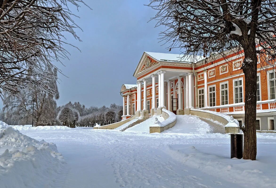 Усадьба зимних. Парк усадьба кусково зимой. Музей репино усадьба зимой. Усадьба зимних. Новогодняя усадьба кусково.
