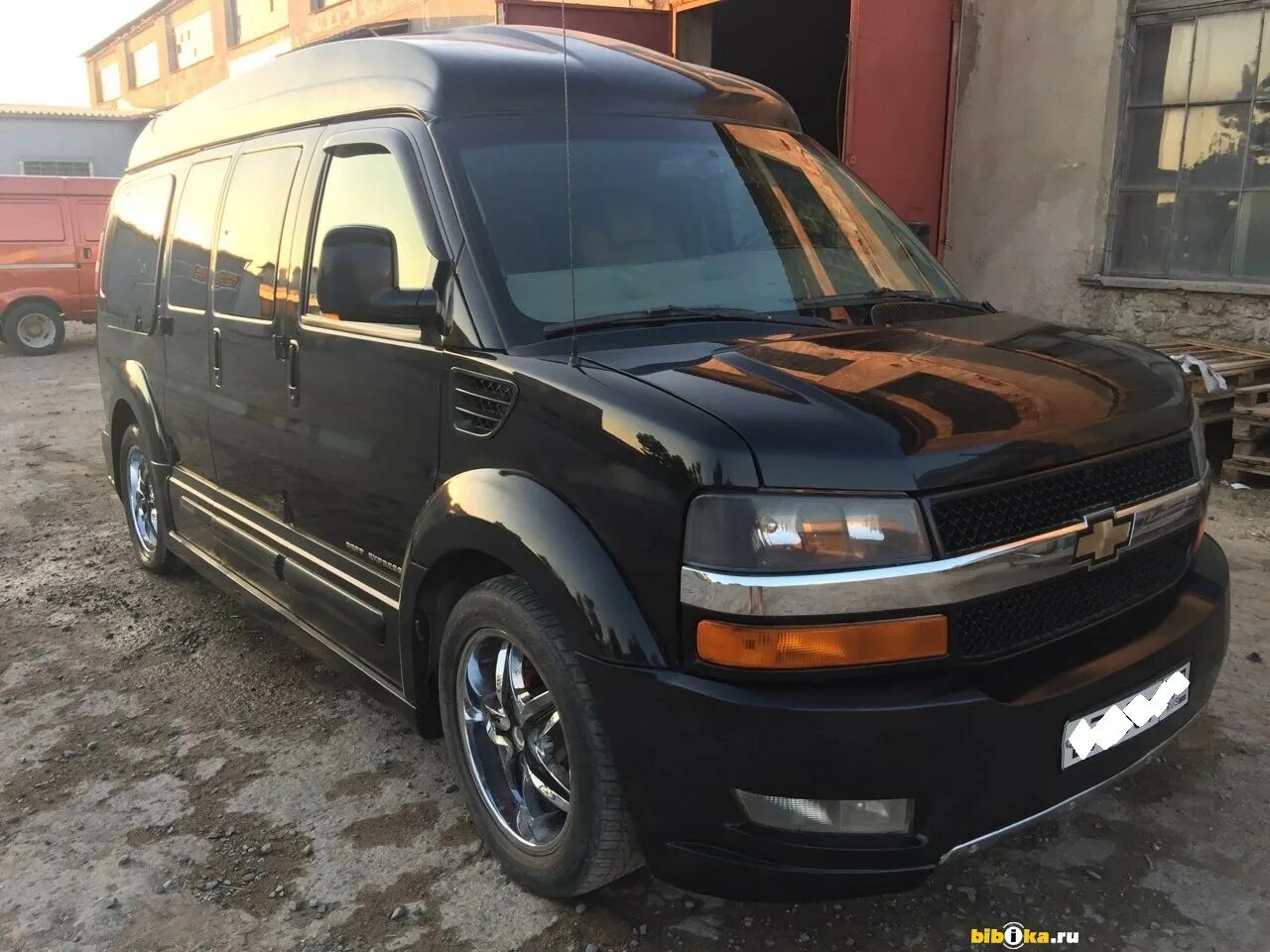 Шевроле экспресс с пробегом в россии. Chevrolet Express 2007. Chevrolet Express 1996. Chevrolet Express 1993. Шевроле экспресс 2008 год черный.