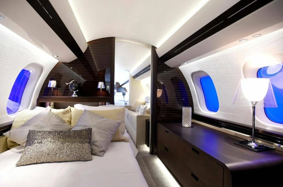 Однокомнатные квартиры самолет. Bombardier Global 7000 интерьер. Bombardier Global 7000 салон. Bombardier Global 7500 Interior. Airbus a380 президентский Люкс.