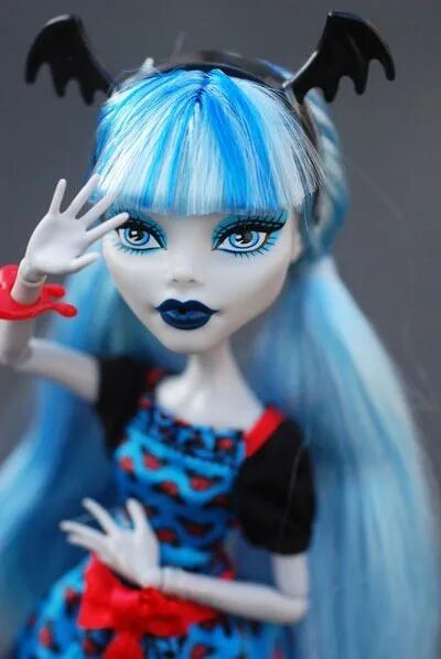 Монстер хай лохнесское чудовище кукла. Гулия йелпс кукла. Куклы монстер хай jane boolittle. Монстр хай голубая. Монстр хай голубая.