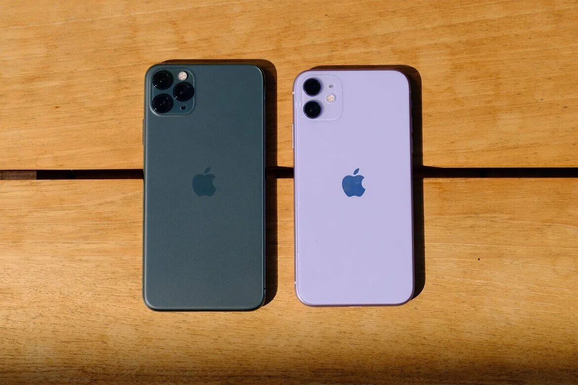 Есть ли 18 айфон. Iphone 11 Pro. Iphone 11 и iphone 11 Pro. Iphone 11 iphone 11. Iphone 11 Pro Mini.