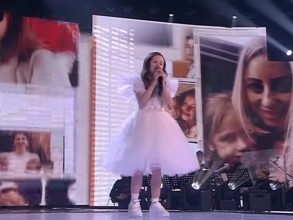 Победительница кондитер дети. Danielle coyne. Победитель уже не дети 2023. Победитель уже не дети 2023. Шоу голос.