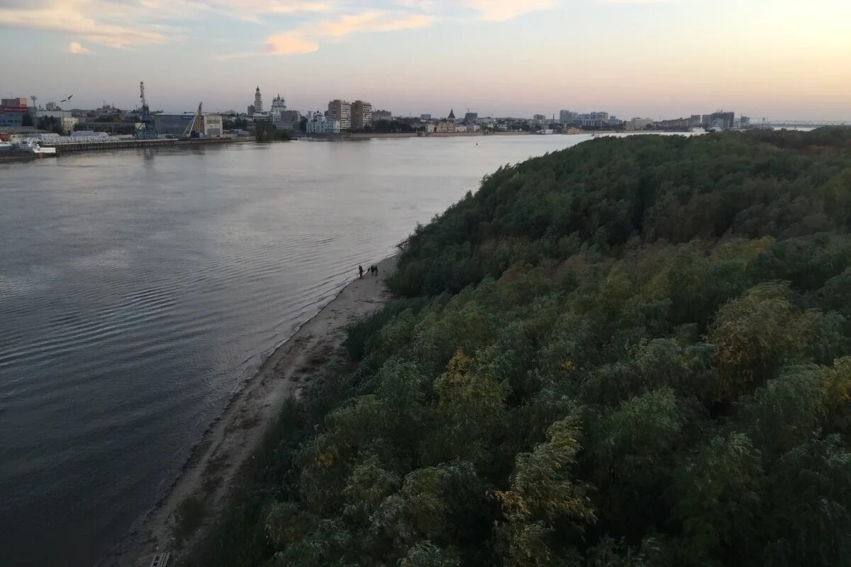 Астрахань на 10 дней. Река Волга Астрахань. Астрахань экология города. Реки Астраханской области. Остров городской Астрахань.