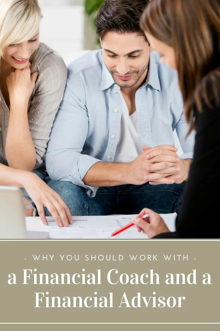 Смартфон на зарядке разряжается. Заряженный айфон. Статья фото. Женщина коуч обучает людей. Charging зарядка.