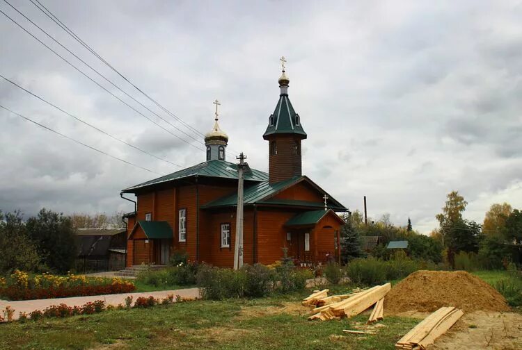 Красный урень. Церковь Спаса Всемилостивого Урень. Храм Урень Старообрядческий. Старообрядческая Церковь в Урене. Церковь в Урене Нижегородская область.