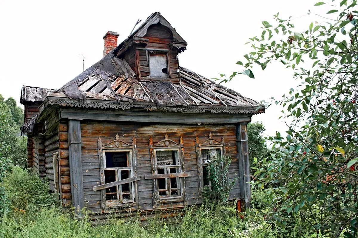 Позабыт заброшен. Церковь Параскевы пятницы 1805 г. деревня Ивановская. Кенозерье. Деревня Гончары Владимирской обл. Старый деревянный дом. Старинные деревянные дома.