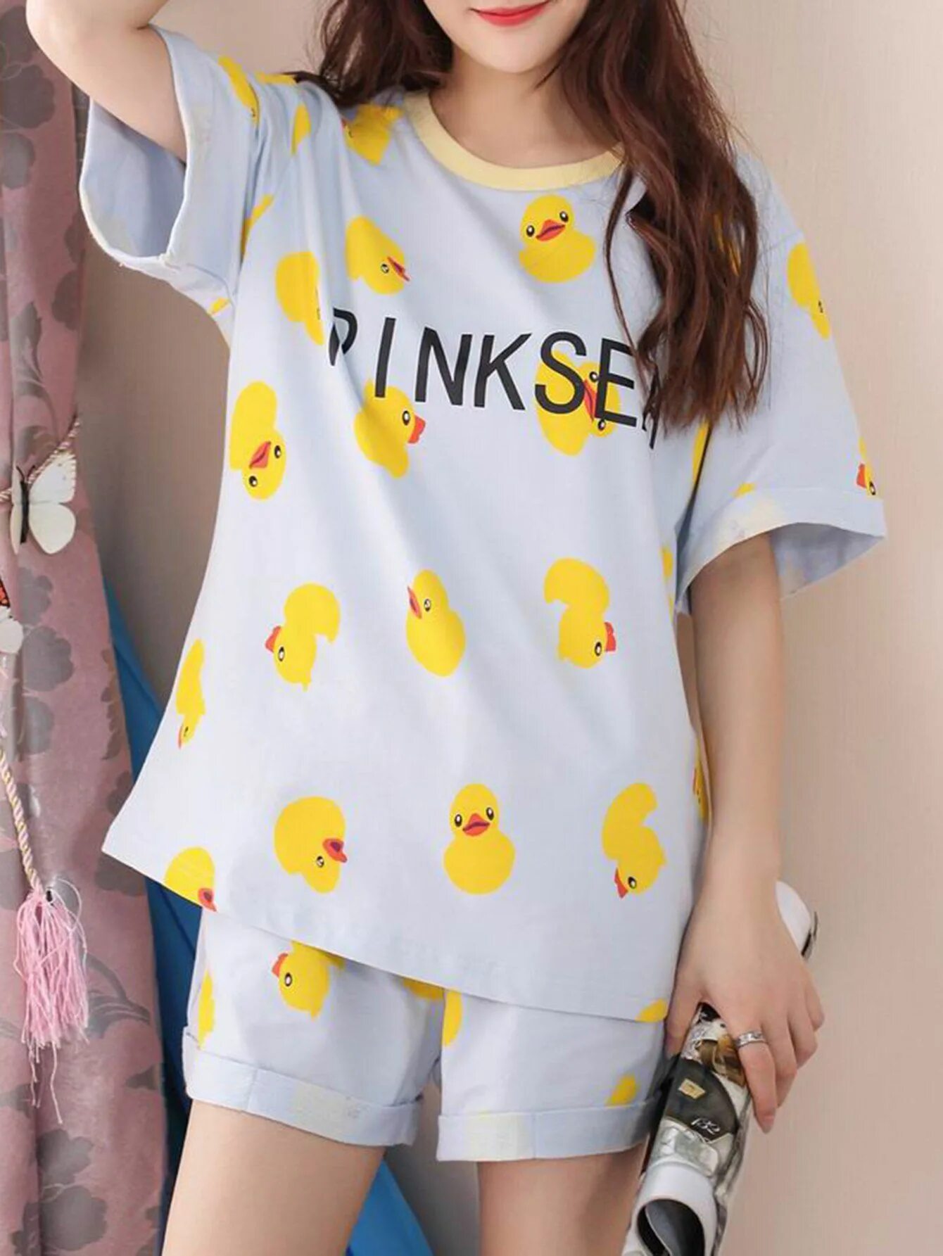 Корейская одежда для девушек пижама. Милые пижамы для девочек. Девушка в пижаме. Девушка в пижаме. Пижама женская корейская.