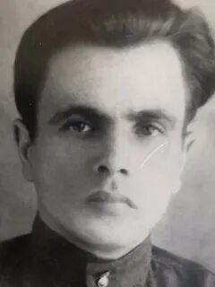 Родился в 1998 году
