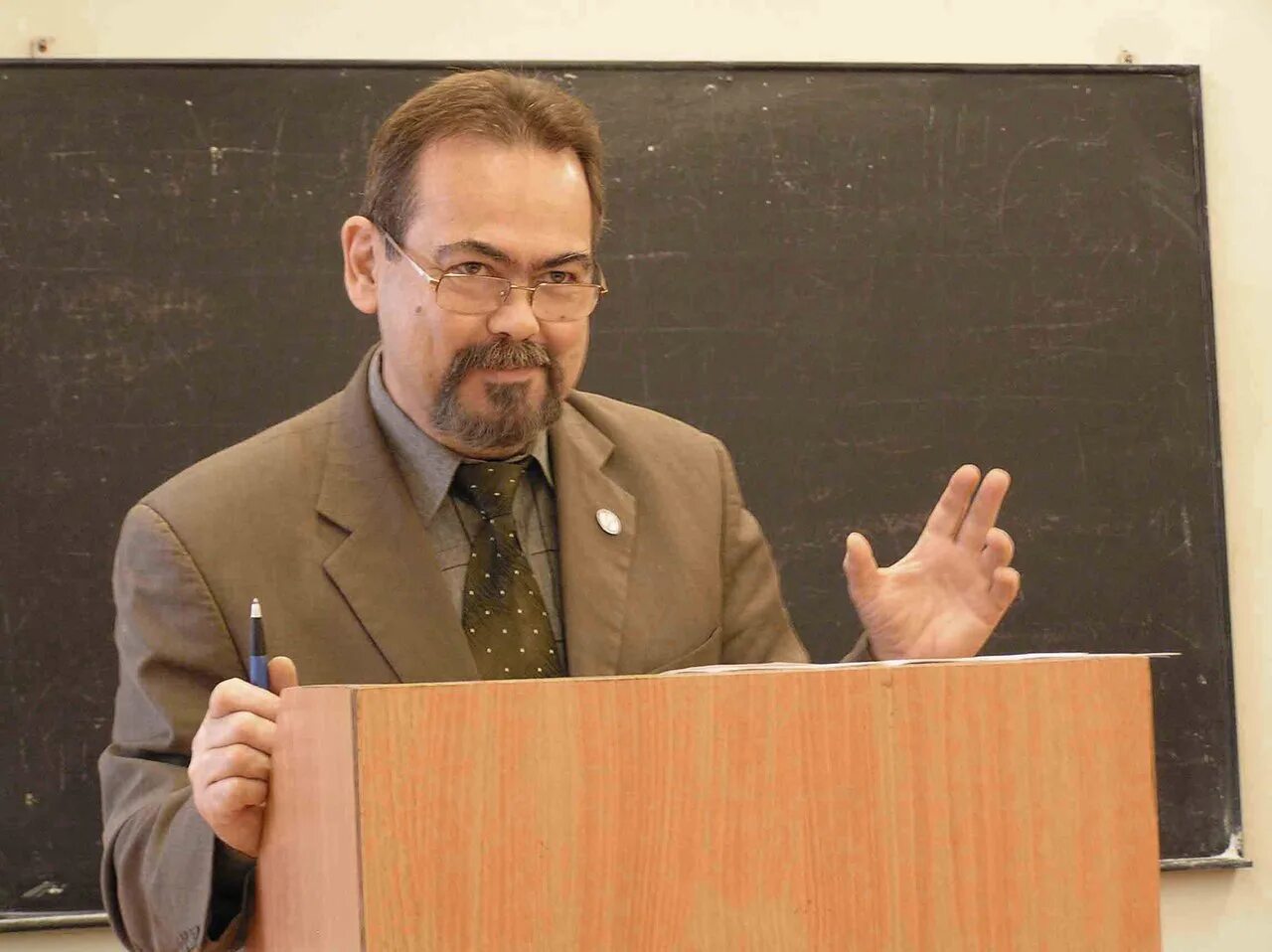 Доктор исторических наук, профессор аббас сеидов. Эльмар. Елена пономарева доктор политических наук. Андрей коробков профессор политологии университета штата теннесси. Пономарева елена георгиевна профессор мгимо.