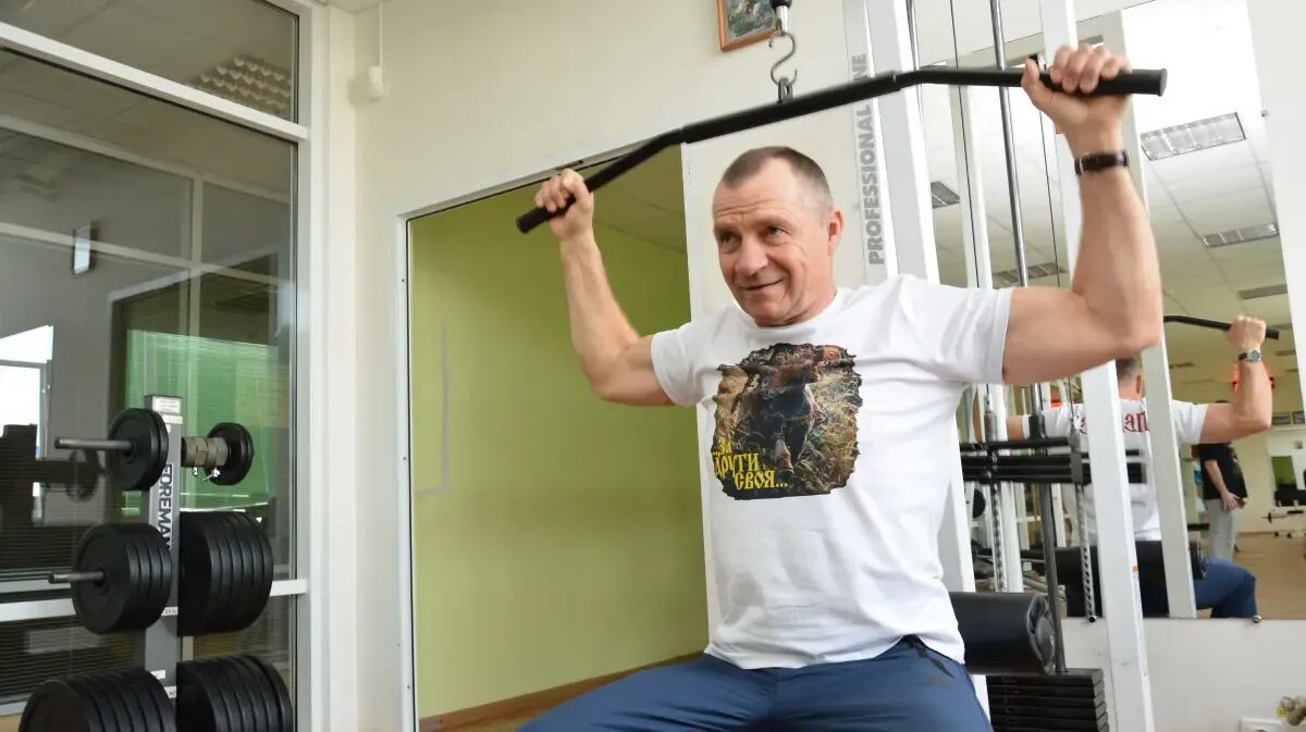 Кириллу 45 лет он преподает высшую математику. Кириллу 45 лет он преподает высшую математику