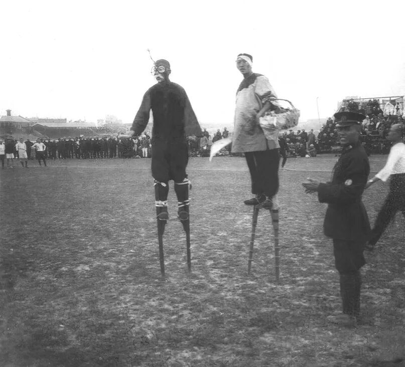 Уличные акробаты 30ых годов. Китайская Республика 1920-1930. 1930 Photography grass.