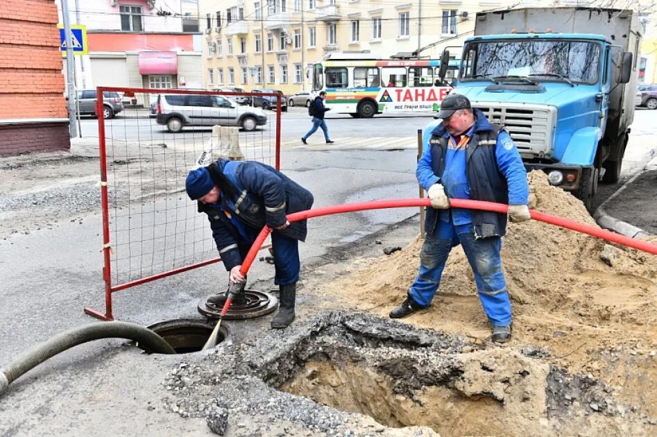 Ремонтные работы водоканала. Ярославский Водоканал. Подземные коммуникации. Ремонт подземных коммуникаций. Водоканал дорога.