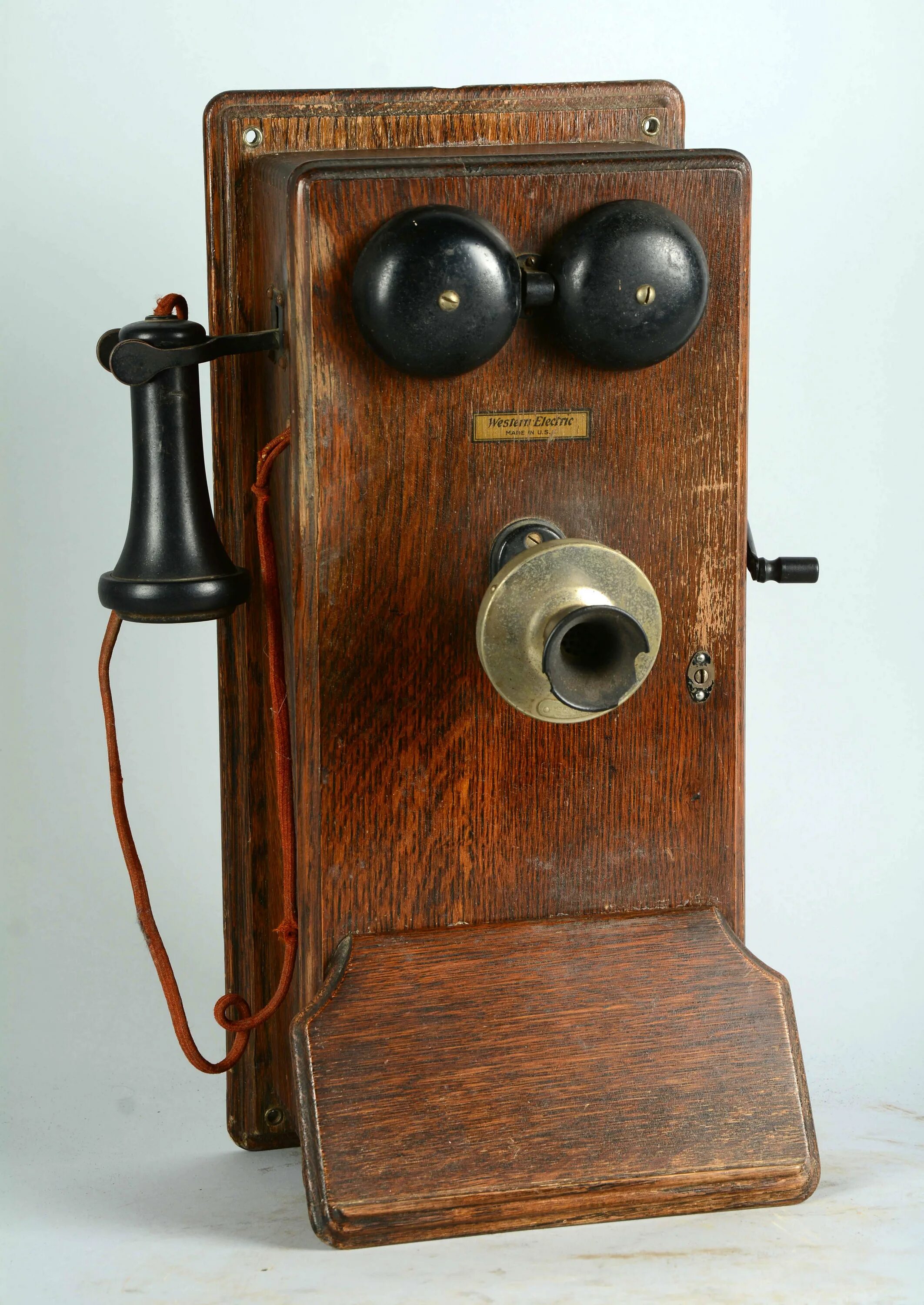 Western Electric e1 телефонный аппарат. Первый телефонный аппарат. Первый телефон. История телефона.