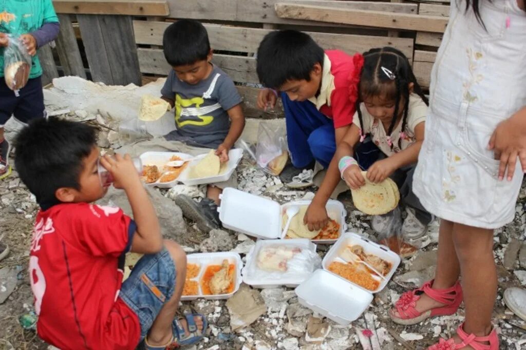 Уровень голодающих в Мексике. Латинская Америка отсталости фото. Starving help