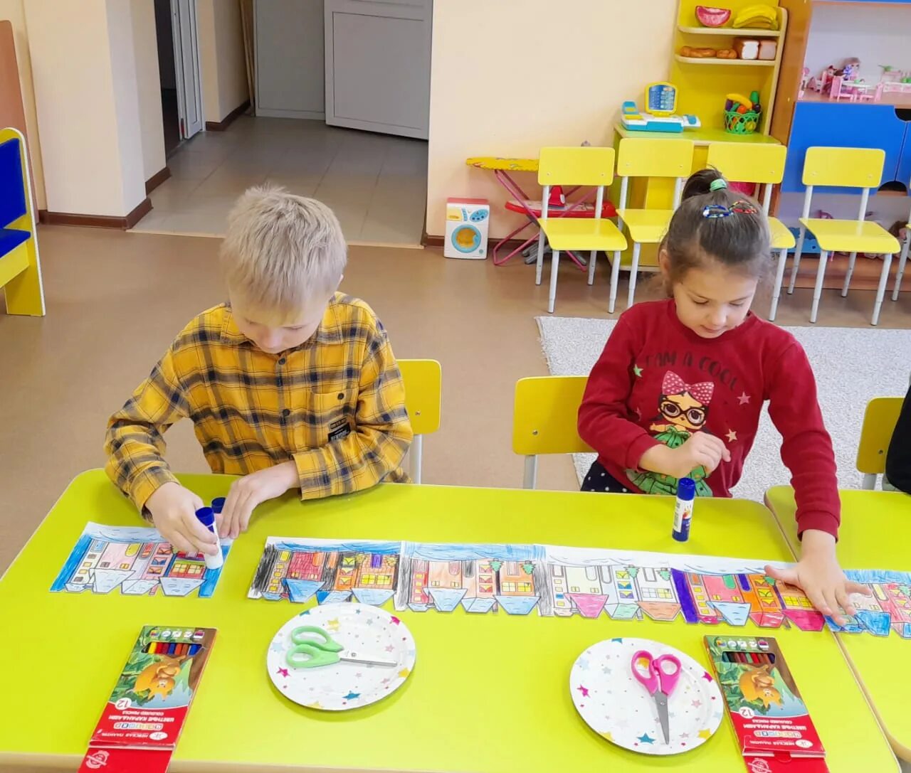 Город мастеров подготовительная группа. Город мастеров средняя группа рисование. Рисование город вечером в подготовительной группе. Вечерний город рисование в подготовительной группе. Аппликация мой дом в средней группе.