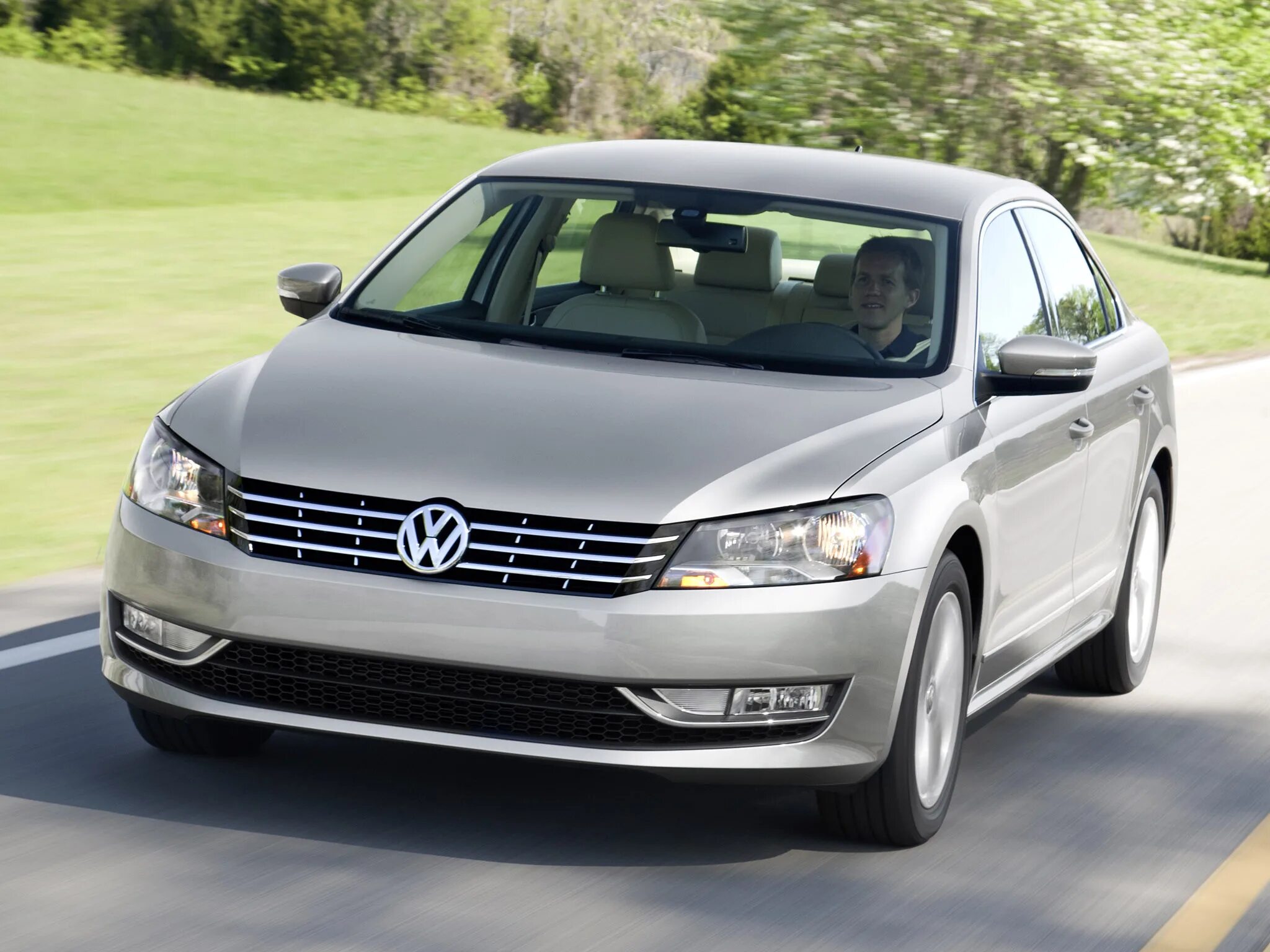 Купить фольксваген татарстан. VW Passat 2013. Volkswagen Passat 2013 USA. Фольксваген Пассат 2011г. VW Passat 2011.