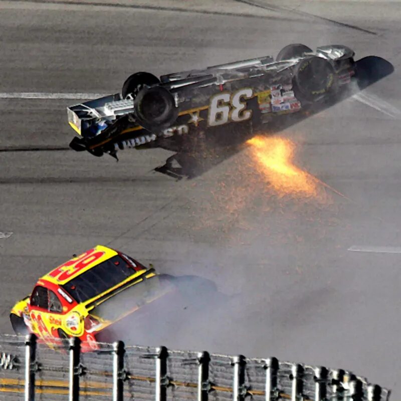 NASCAR crash. Опасные гонки. Гонки столкновение. Самая опасная гонки.