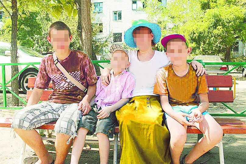 Интернаты для душевнобольных в краснодарском крае. Интернат для психически больных детей. то есть детский интернат для душевнобольных детей день защиты детей. психически больной ребенок гулял по вокзалу вологды. фото больных из интерната в мурыгино взрослого..