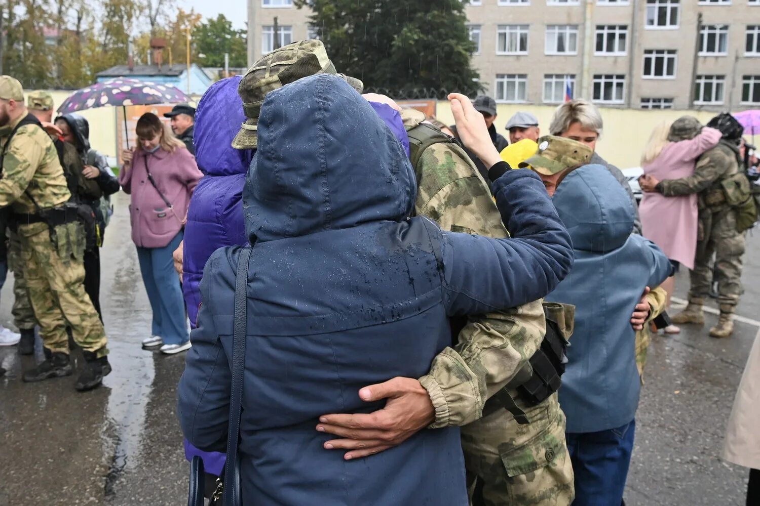 Калуга мобилизация. Встреча со спецоперации. Проводы мобилизованных Калуга. Мобилизация в Костроме.