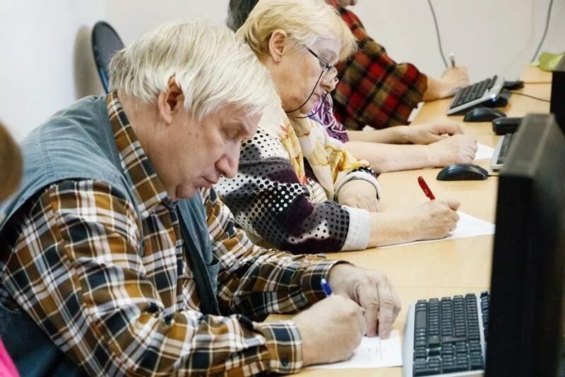 Пенсионеры и предпенсионеры. Володина марина николаевна префектура ювао. Сотрудники старшего возраста. Работа пенсионеров в ювао. Досуг пенсионеров.