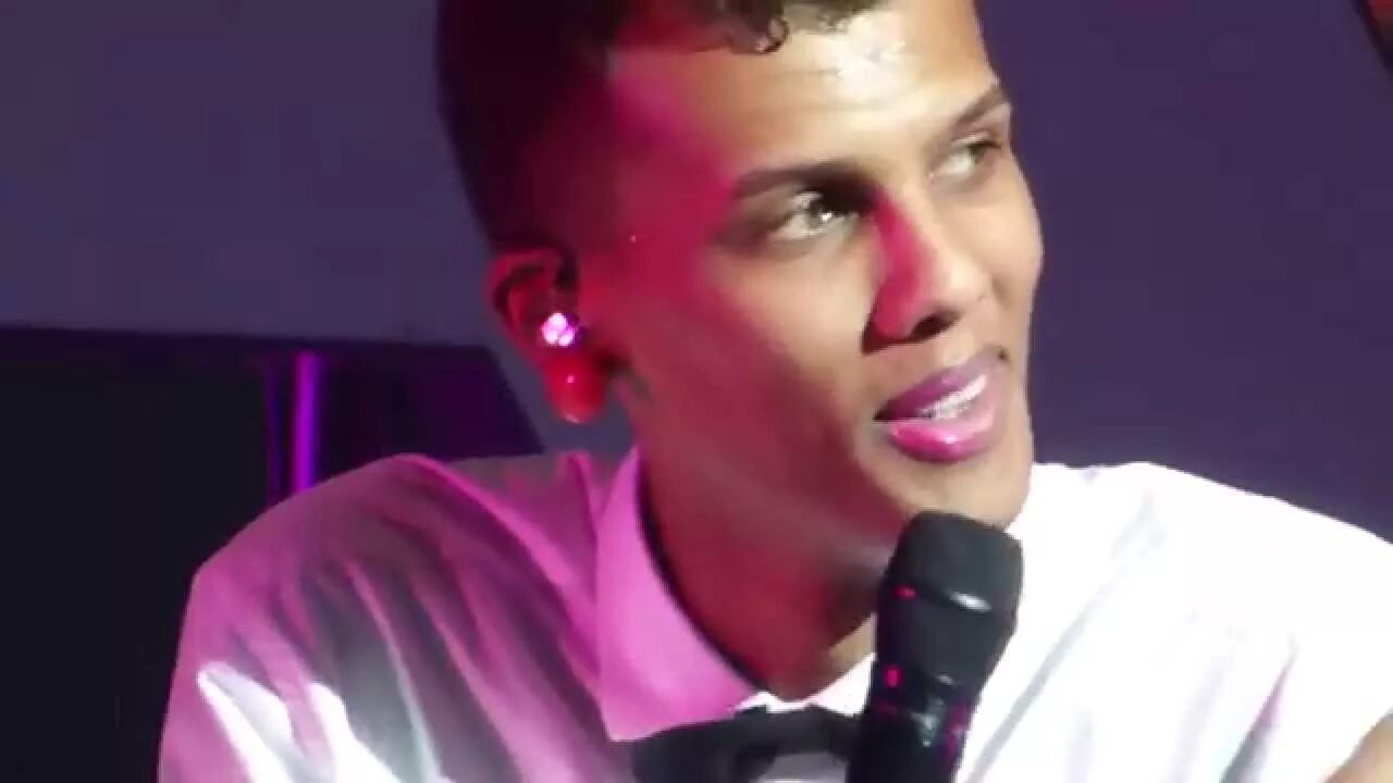 Рандеву Stromae. Stromae tous les mêmes костюм. Ave Cesaria Stromae фото. Стромае рандеву