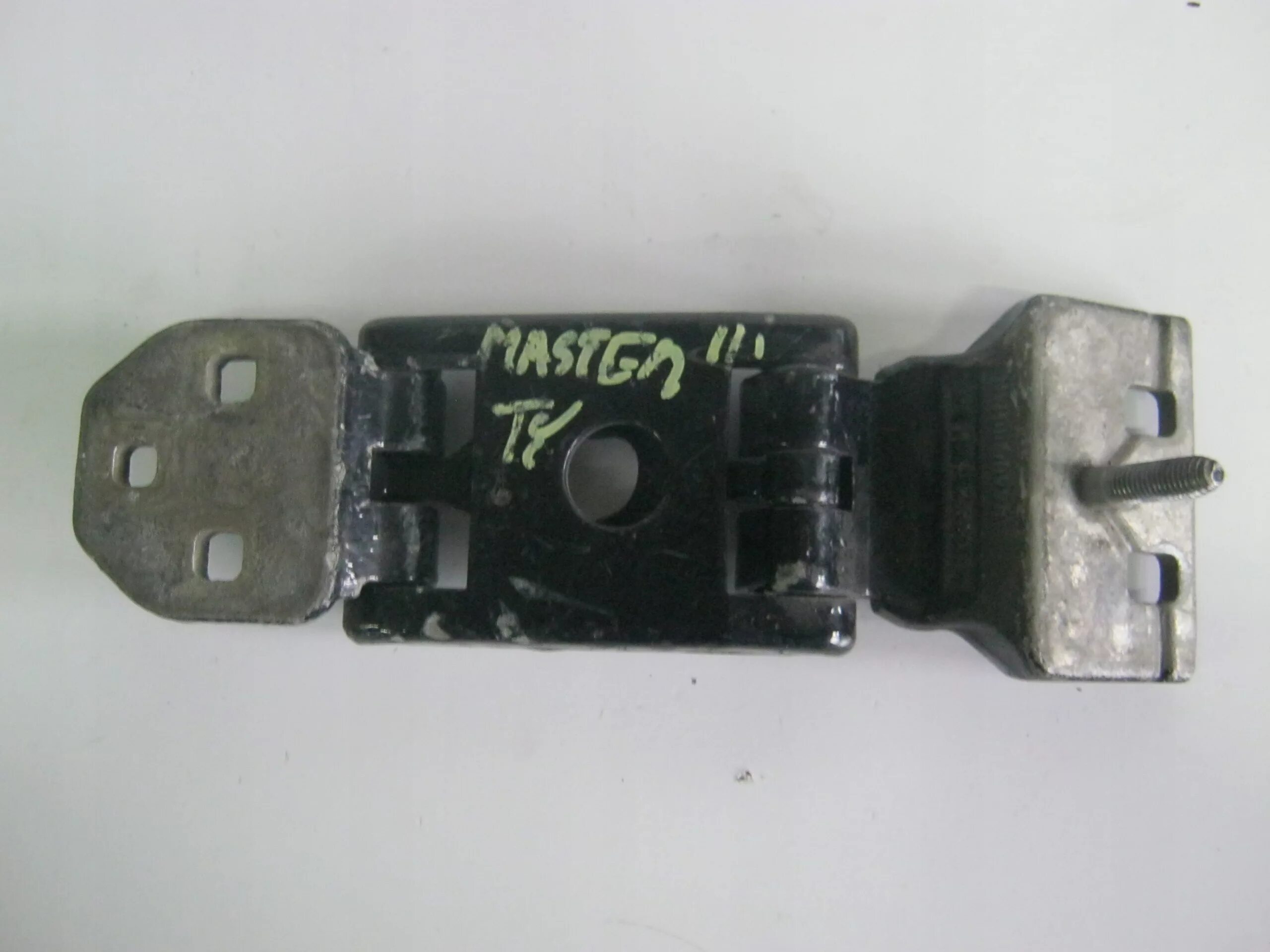 Петля рено мастер. Петля рено мастер. Накладка петли капота рено мастер 3. Петля рено мастер. Задняя дверь рено мастер 3.