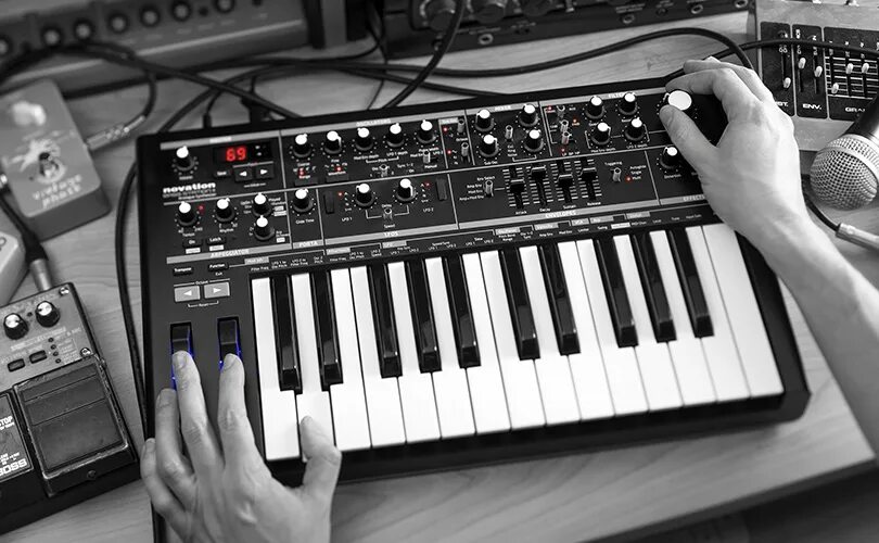 Novation Bass Station. Novation Bass Station 1. Bass Station II. Novation Summit аналоговый синтезатор. Сборник басса