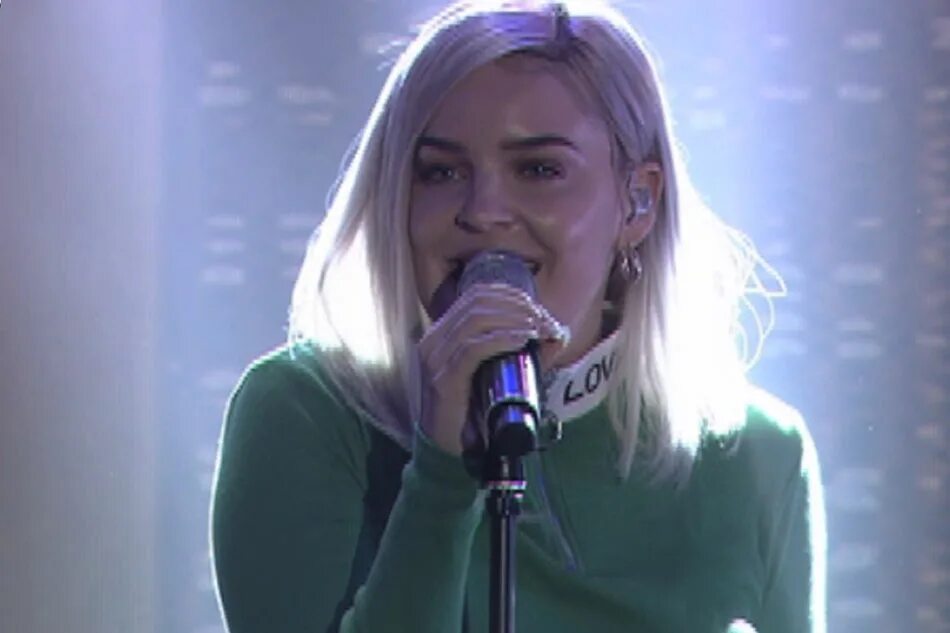 Концерт anna maria rockabye. Clean bandit, sean paul, anne-marie. Anne marie baby. Anne marie 2022. Rockabye певица.