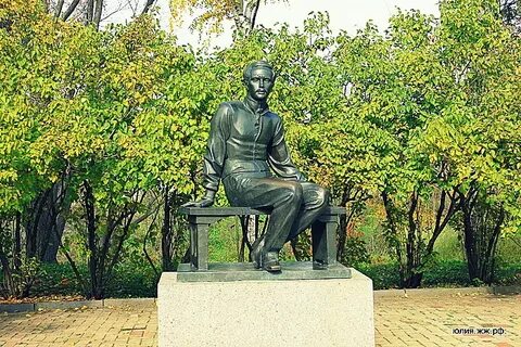 Памятник лермонтову в тарханах