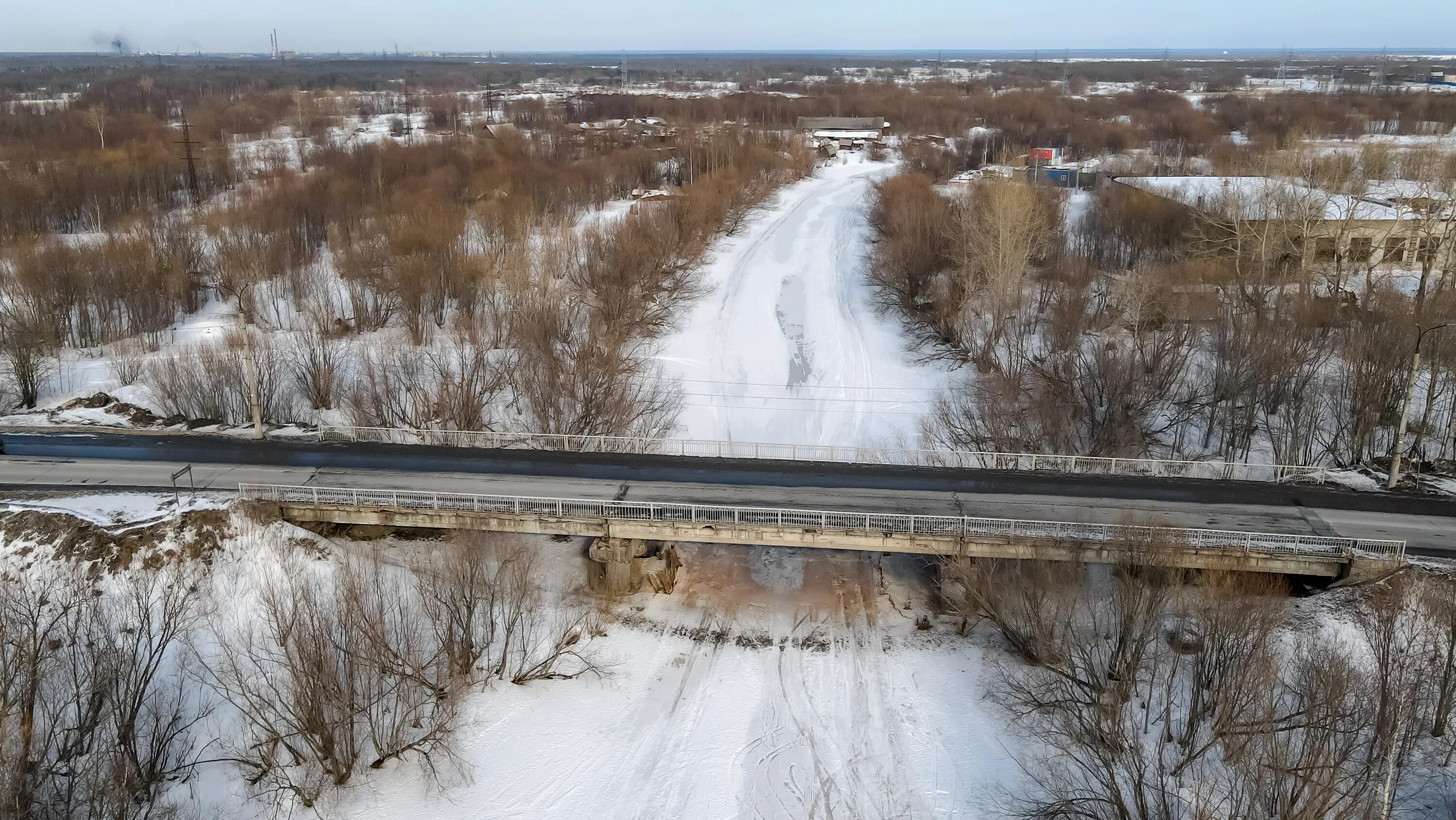 Чугунная дорога в кронштадте. Северная ул мостовая. Булыжная мостовая санкт петербург. Пятницкая улица. Заводской район кемерово улица мичурина.