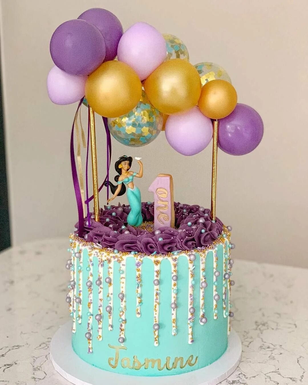 Торт с воздушными шарами. Декор торта с шариками. Торт с декором воздушные шарики. Торт с шариками.