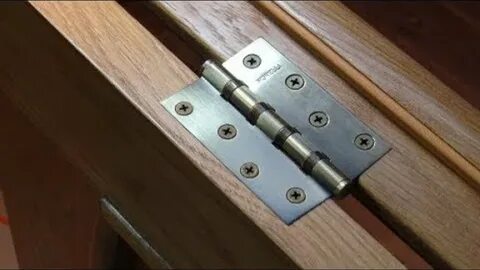 Межкомнатные двери с установленными петлями