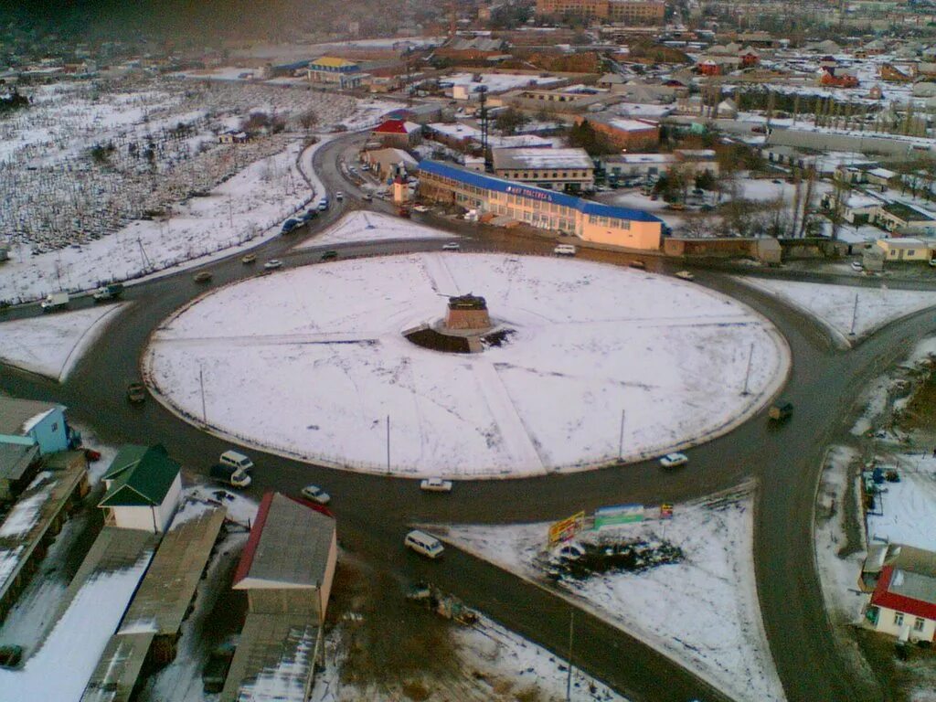 Хасавюрт дагестан. Красивые места в хасавюрте. Хасавюрт город. Центральная джума мечеть хасавюрт. Мечеть в хасавюрте на дылымском кольце.