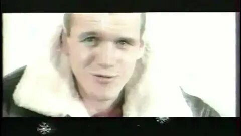 Золоткой упала с неба кто поет