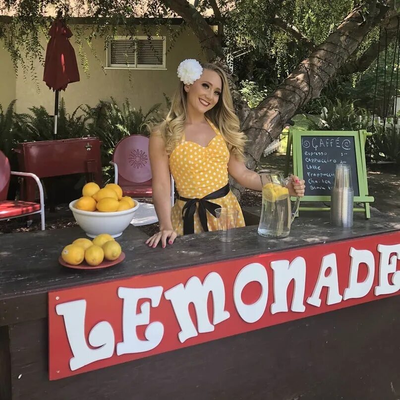 Aj applegate 2025. Zz lemonade. kill me lemonade фото. brazzers she bought lemonade. aj applegate &amp; dani daniels in all strapped up -.