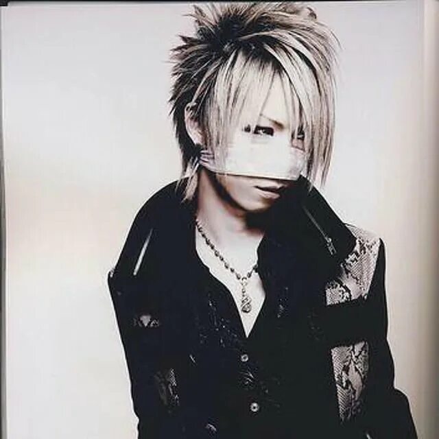 Басист рейта. Рейта the gazette. акира судзуки рейта. акира сузуки the gazette. reita the gazette без маски.