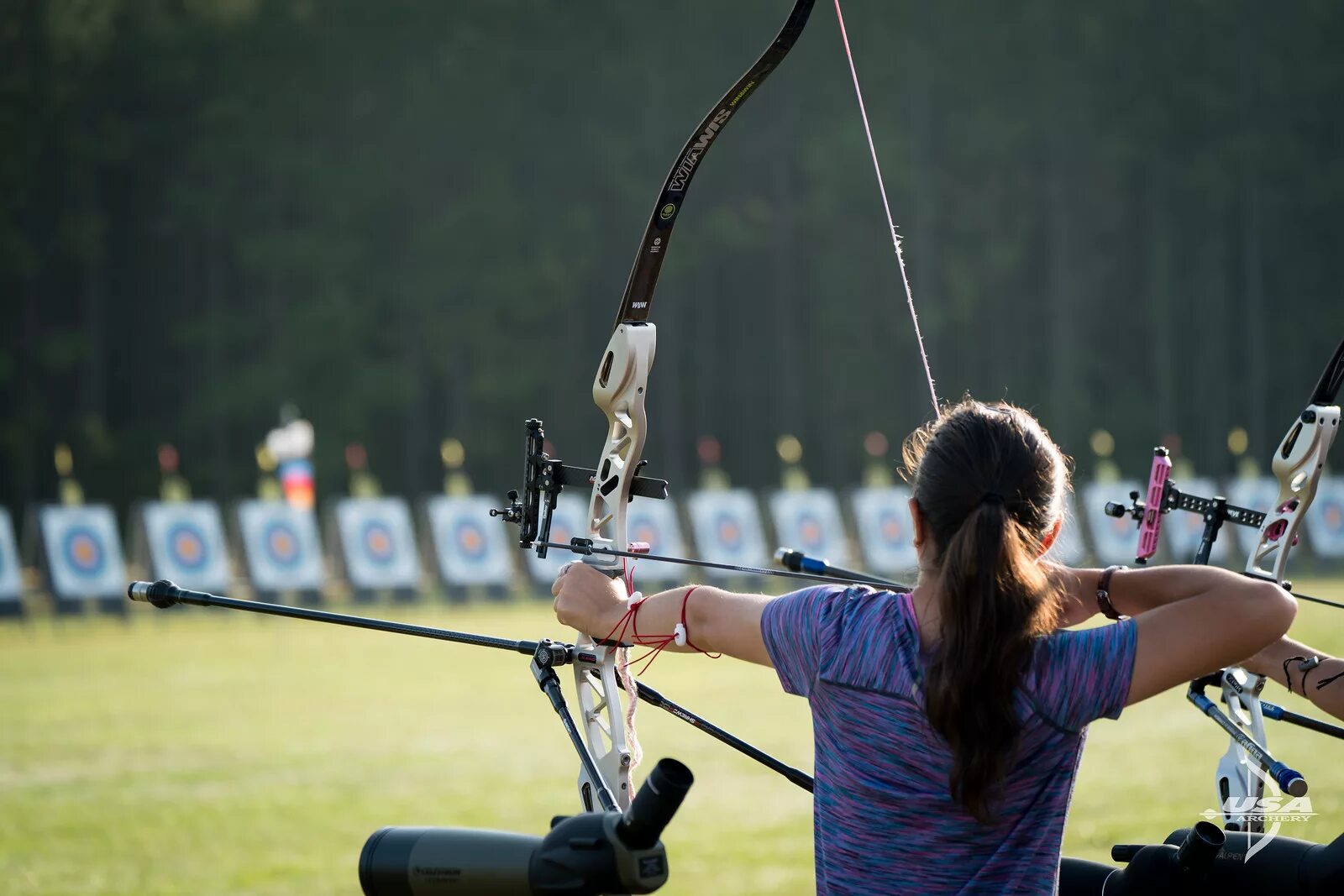 Включи видео лук. Сара Боуман Archery. Стрельба из лука. Стрельба из лука спорт. Соревнования по стрельбе из лука.