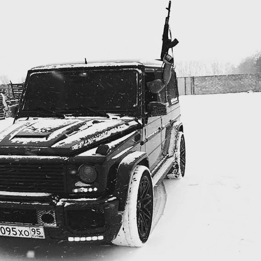 Бандиты на гелике. Мерседес гелик и бандиты. мерседес g36 бандиты. бандитский гелик и ак 47. мерседес гелендваген бандитский.