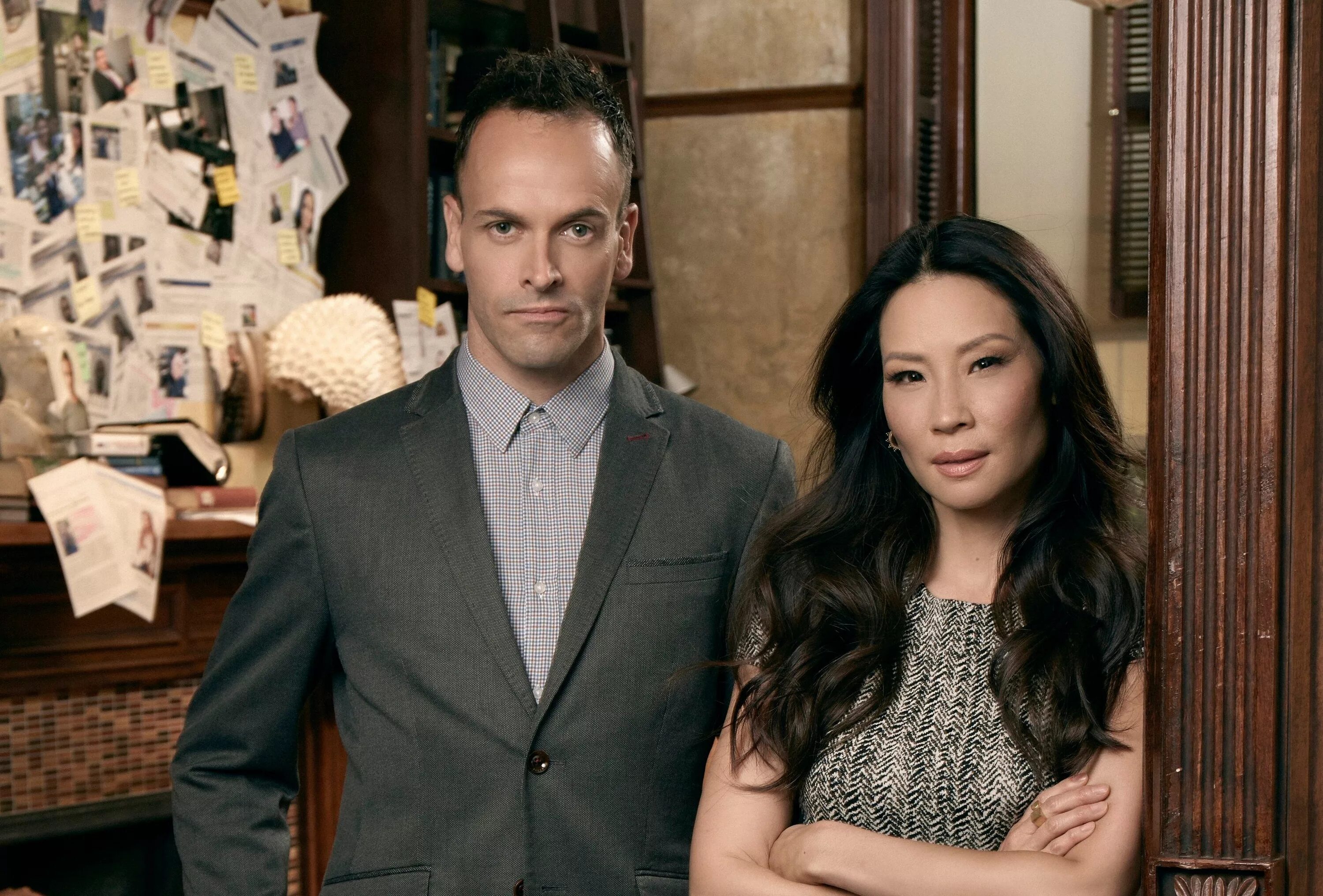 Элементарно морланд. Элементарно доктор ватсон люси лью. Люси лью элементарно. Мюзикл элементарно. Мюзикл элементарно.