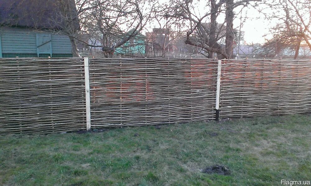 Bordure de jardin en bois noisetier avec tige Garden fencing, Garden fence, Gard