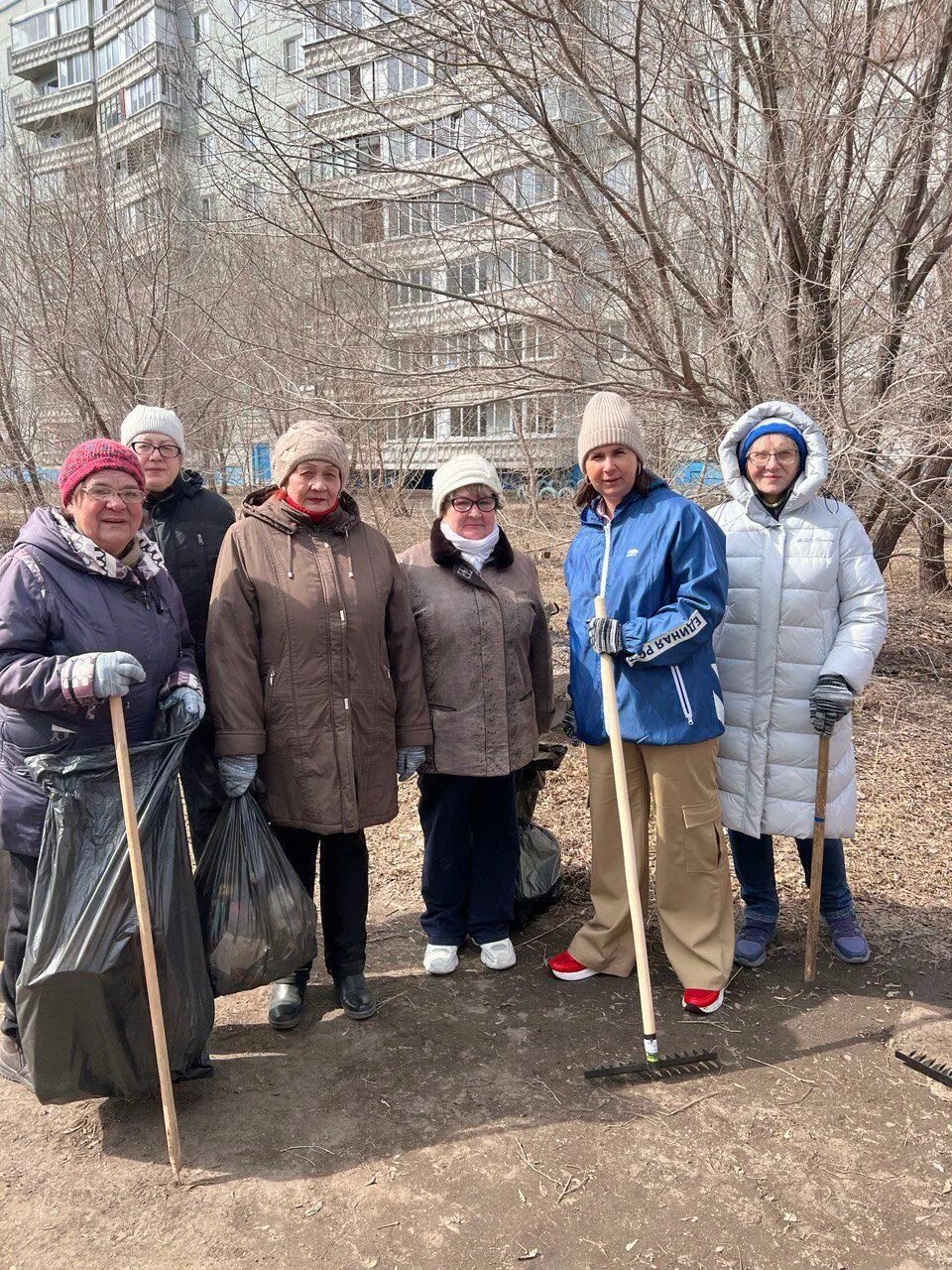 Хоценко на субботнике. Субботник в городе. Общегородской субботник томск 2024. 10. Мэр рыбалко на субботнике 2022 год.