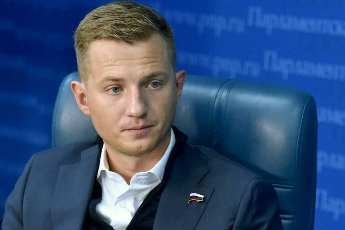 Метелев молодежная политика. Метелев молодежная политика. Метелев госдума. Депутат метелёв. Депутат метелев.