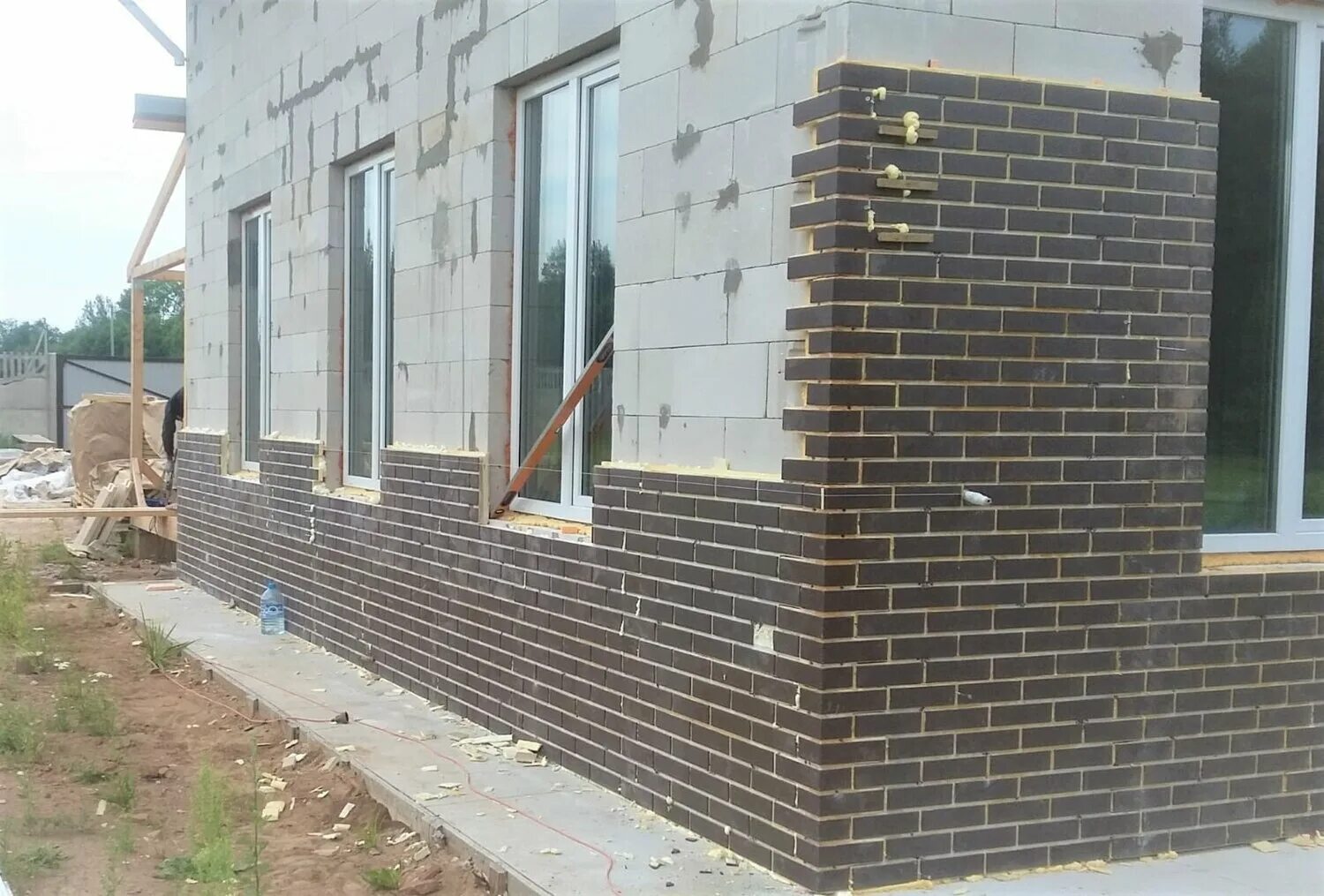 дом обшитый плиткой