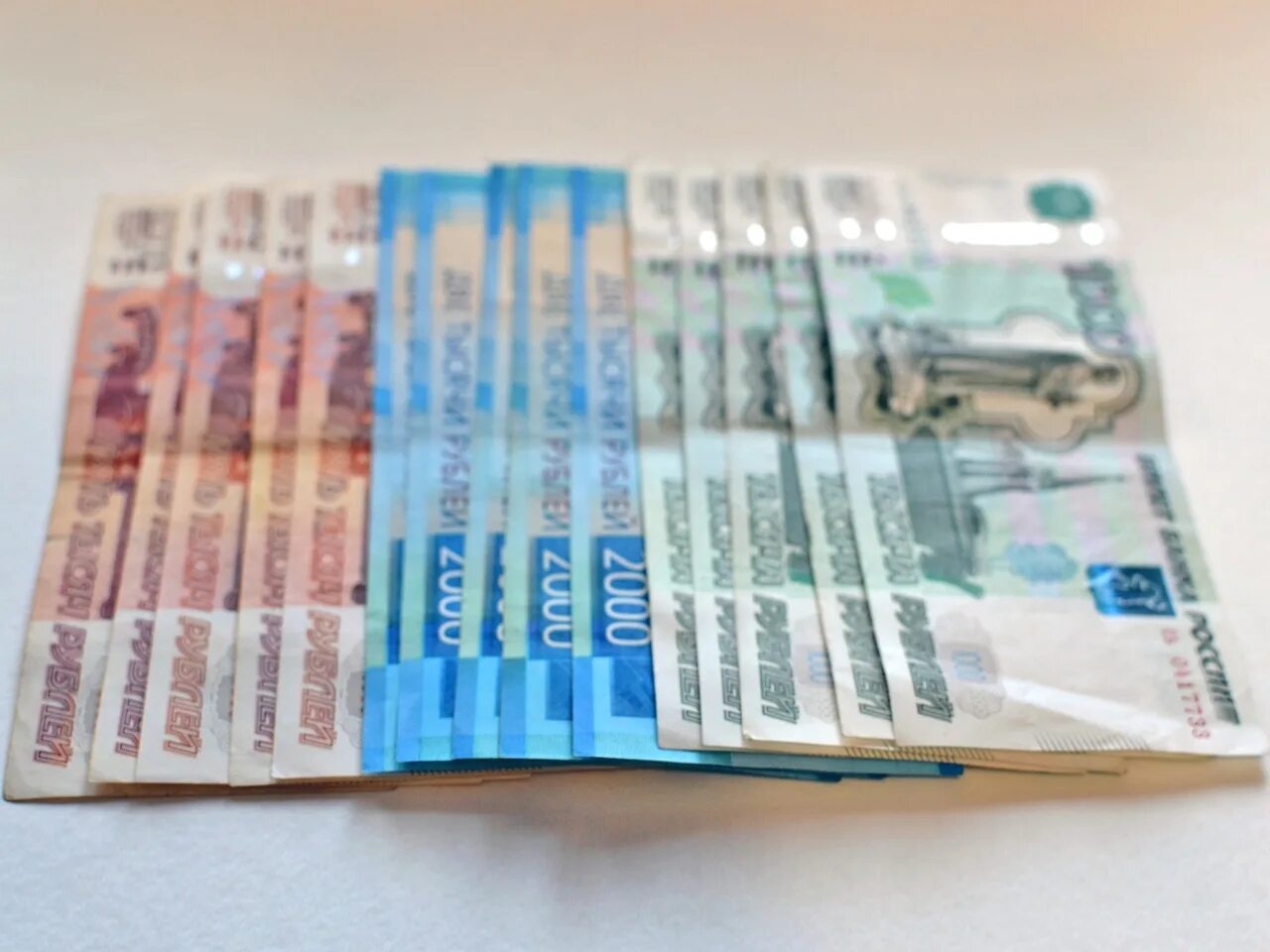 Выплаты младшему медицинскому персоналу в 2025. Выплата пособий. детские выплаты. пособия проиндексируют. вырастут выплаты и пособия.