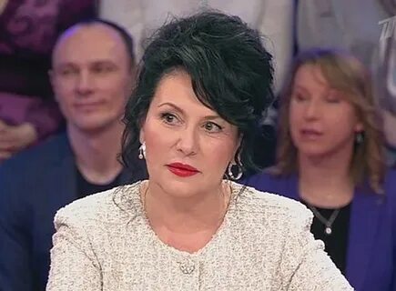 Сколько лет его маме
