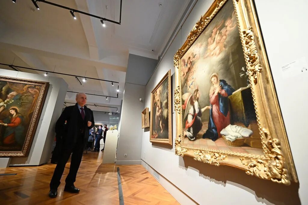 Приобщиться к искусству. Ветераны. Также посетили выставку. Мультимедиа в музее. Также посетили выставку.