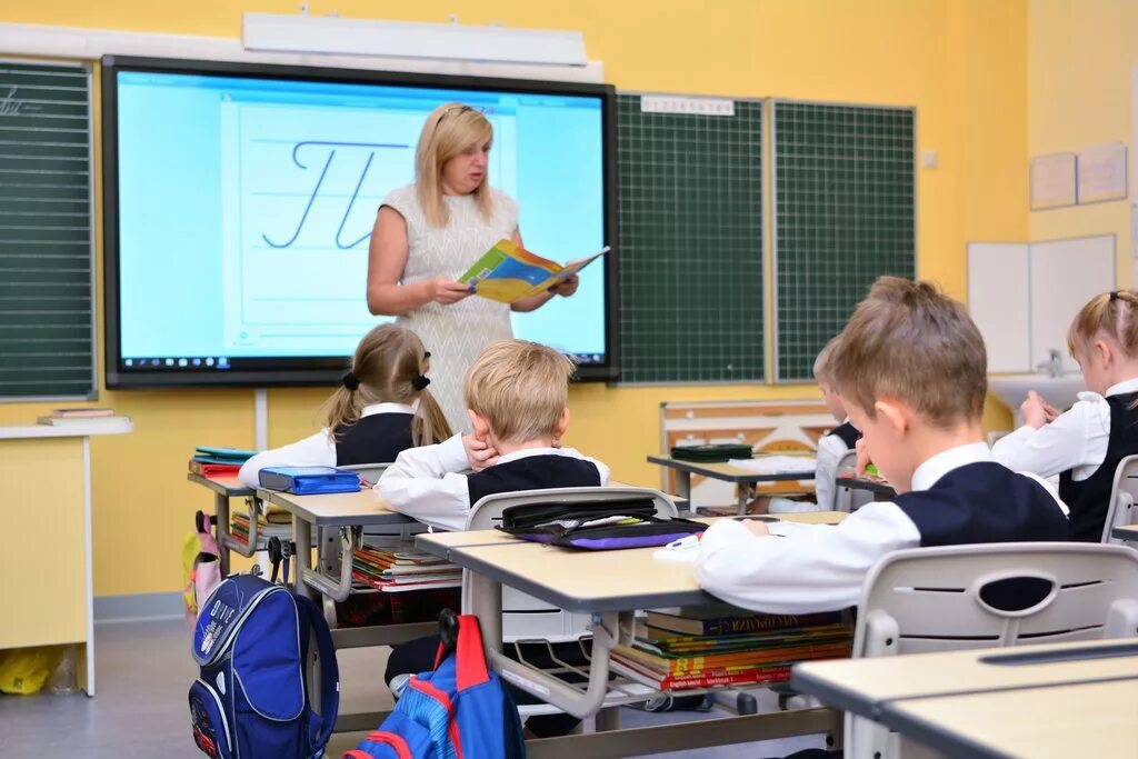 учителя 1 школы солнечный сургутский район. школы сделают платными. академическая гимназия г химки. логист колледж. среднее образование в россии.